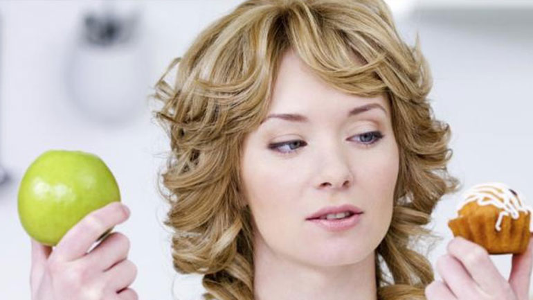 Οι τροφές που επιταχύνουν τη διαδικασία γήρανσης του δέρματος