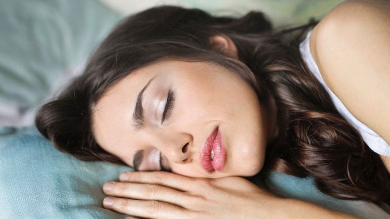 Ποια είναι η καλύτερη στάση στον ύπνο για την υγεία σας;