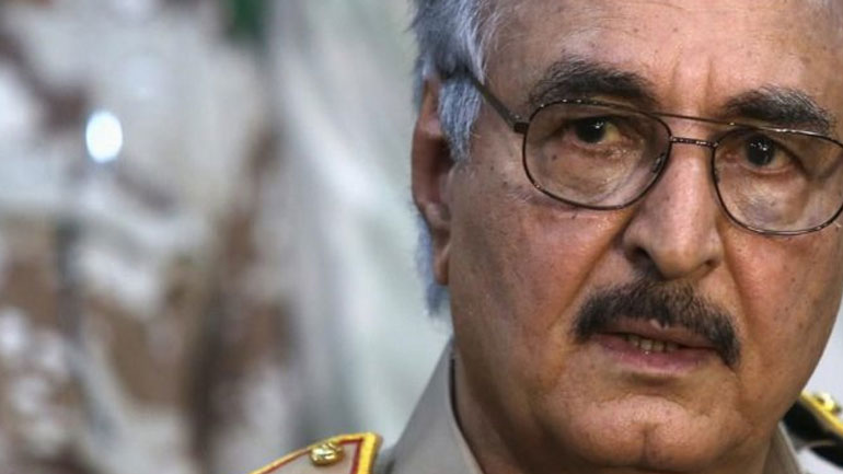 Γαλλία-Λιβύη: Απέκλεισε την πιθανότητα εκεχειρίας ο Χάφταρ κατά τη συνάντησή του με τον Μακρόν