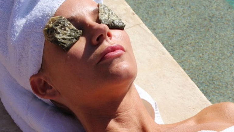 Γιατί πρέπει να βάζουμε καθημερινά φακελάκια του τσαγιού στα μάτια μας;