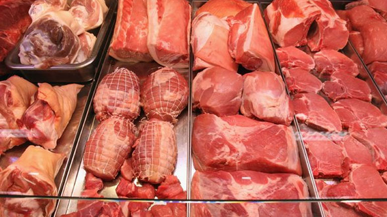 Δέσμευση παρασκευασμάτων κρέατος σε επιχείρηση του Πειραιά
