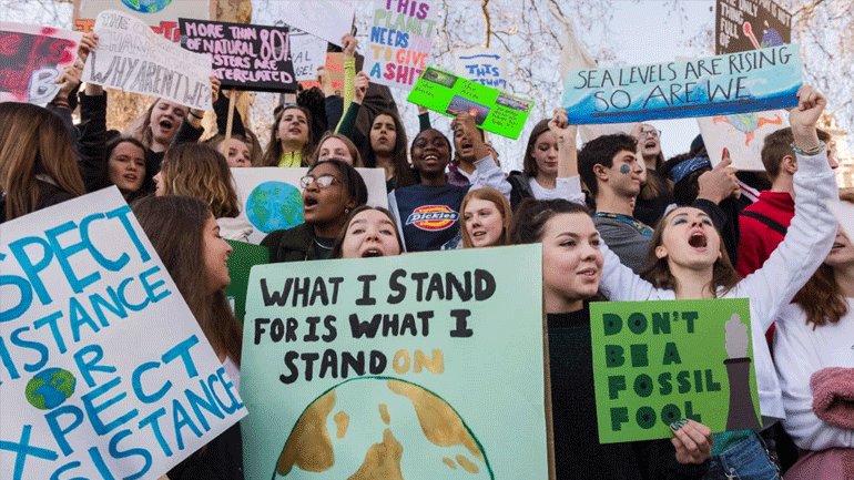 Γαλλία: Οι νέοι σε 90 χώρες «απεργούν» για το κλίμα