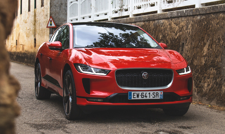 Το ηλεκτρικό σύνολο της Jaguar Land Rover κατέκτησε τρία βραβεία