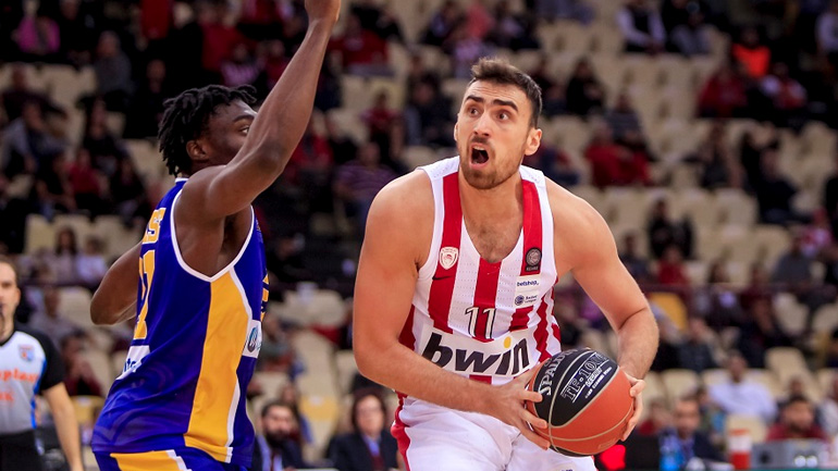 Πρόταση 7 εκατ. ευρώ για τον Μιλουτίνοφ από την Μπαρτσελόνα