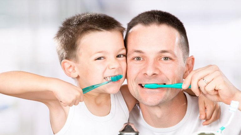 Οι τροφές που βοηθούν τα παιδικά δόντια να παραμείνουν γερά και δυνατά!