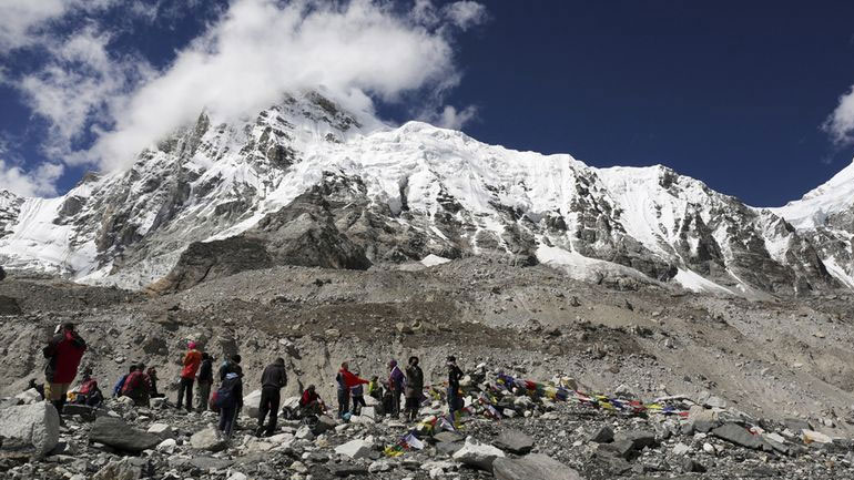 Ακόμη τρεις νεκροί ορειβάτες στο Έβερεστ