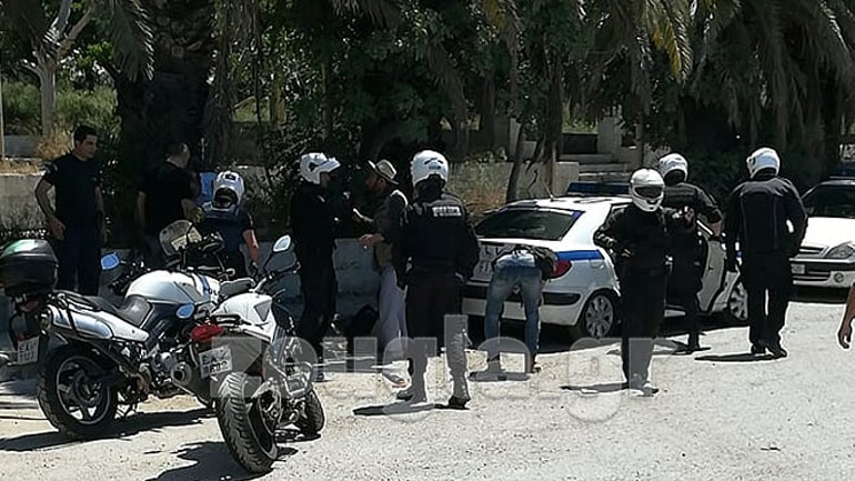 Μικροένταση στον Σκαραμαγκά σε διαμαρτυρία μεταναστών – Ασφυκτικά γεμάτο το hotspot