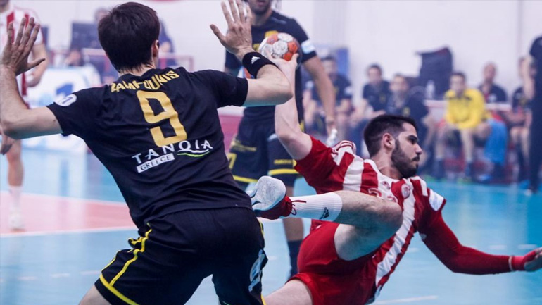 Χάντμπολ: Έκανε το 2-1 στους τελικούς και πήρε προβάδισμα τίτλου ο Ολυμπιακός, 22-17 την ΑΕΚ