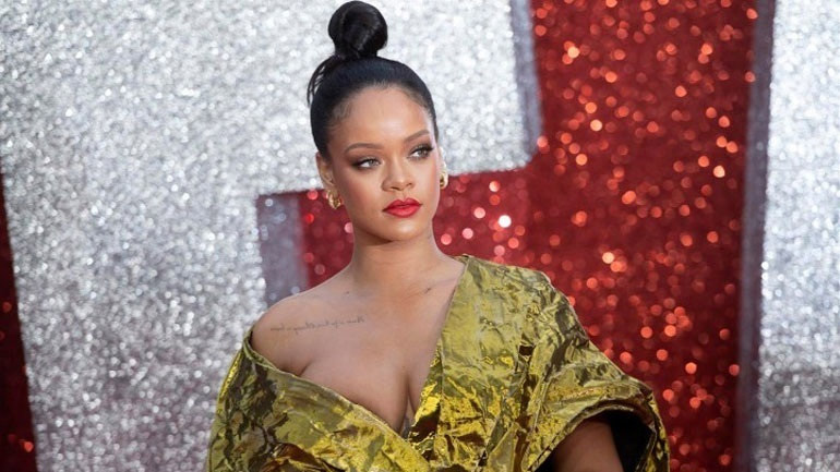 H Rihanna μετακόμισε στο Λονδίνο