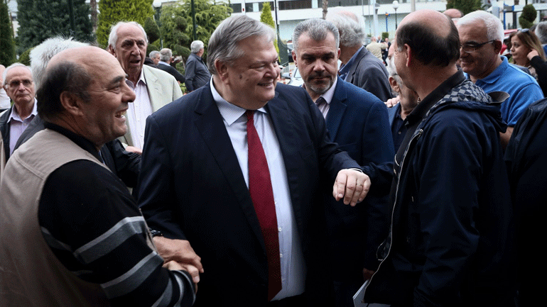 Βενιζέλος: «Οι σημερινές εκλογές καθορίζουν τη μοίρα του τόπου»