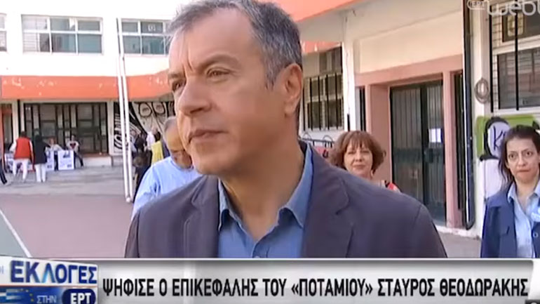 Ψήφισε ο Σταύρος Θεοδωράκης – Το μήνυμά του για τα… σπερματοζωάρια