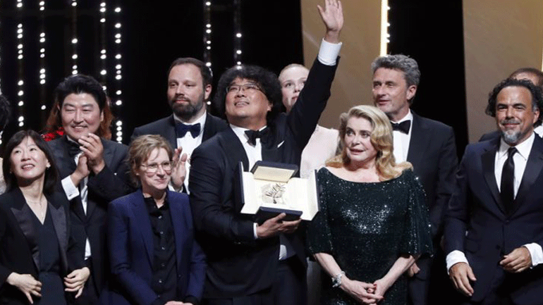 72o Φεστιβάλ Καννών: Χρυσός Φοίνικας στο «Parasite» του Μπονγκ Τζουν-χο 72o Φεστιβάλ Καννών: Χρυσός Φοίνικας στο «Parasite» του Μπονγκ Τζουν-χο