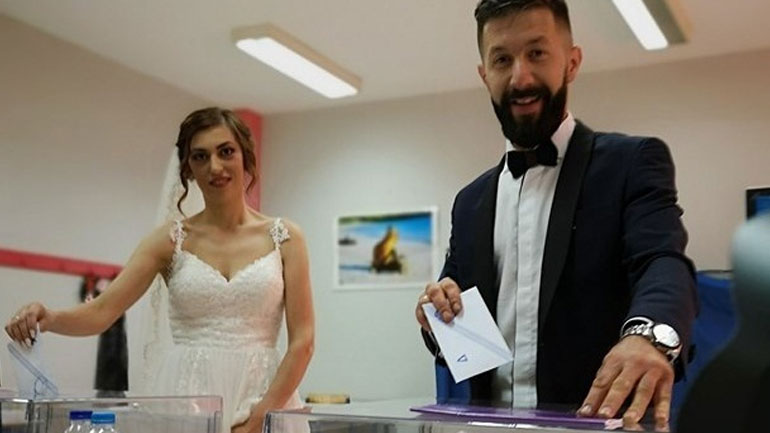 Αχαΐα: Από την εκκλησία στην… κάλπη!