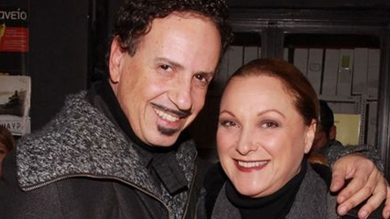 Η αποκάλυψη του Χάρη Ρώμα για τη Ρένια Λουιζίδου και το «Καφέ της Χαράς»