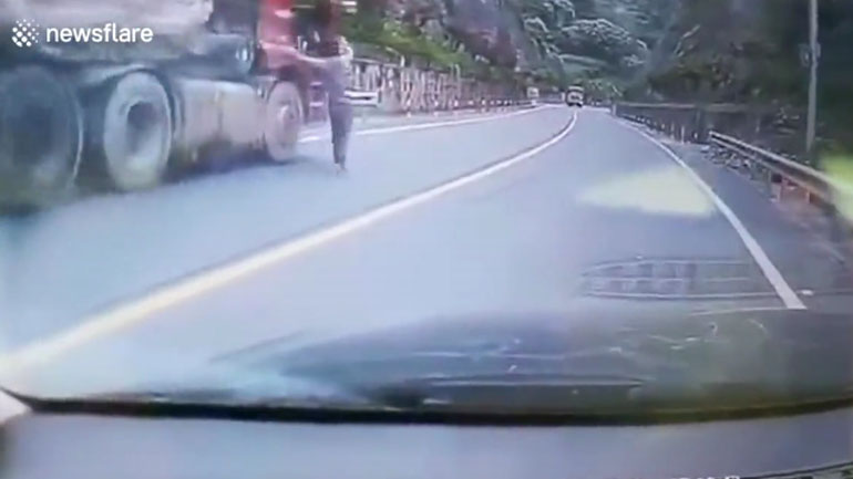 Ο οδηγός της χρονιάς! Ο οδηγός της χρονιάς!