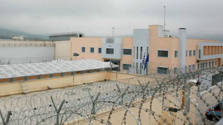 Άγριο ξύλο στις φυλακές Δομοκού