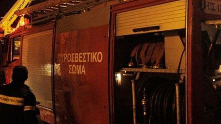 Φωτιά σε υπόγειο πάρκινγκ στον Χολαργό