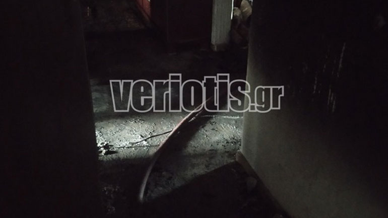 Απεγκλωβίστηκαν ανήλικοι και ο πατέρας τους από φλεγόμενο διαμέρισμα στη Βέροια