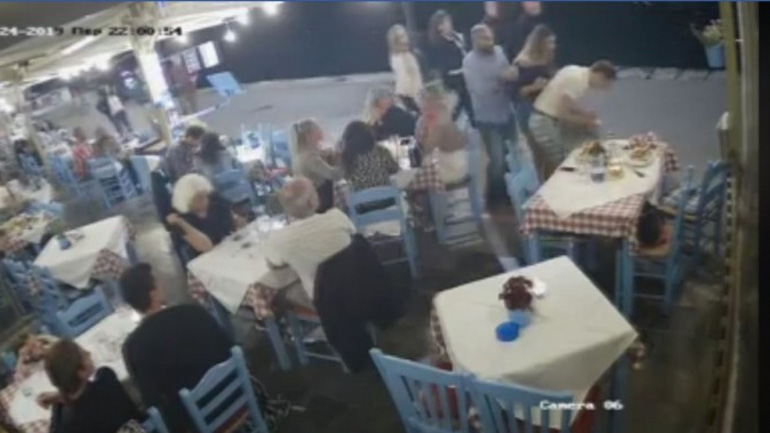 Χανιά: Yπεύθυνος ταβέρνας έσωσε πελάτη από βέβαιο πνιγμό!