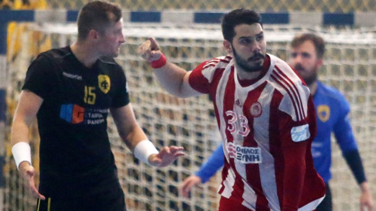 Πρωταθλητής με επεισόδια ο Ολυμπιακός στην Handball Premier