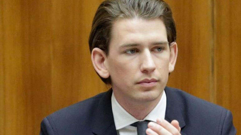 Αυστρία: Ο πρόεδρος Αλεξάντερ Βαν ντερ Μπέλεν επισφράγισε την καθαίρεση της κυβέρνησης Κουρτς