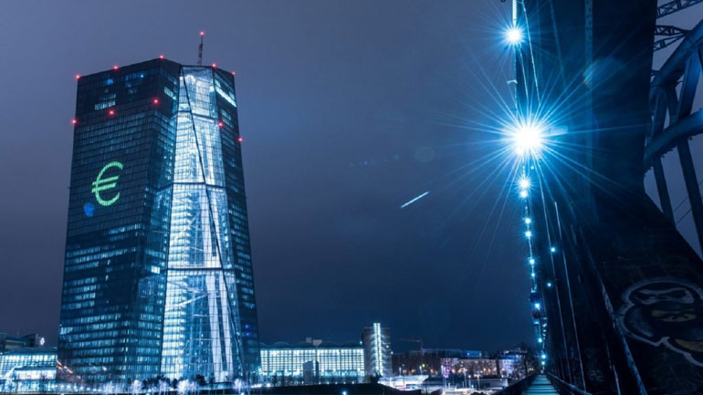 Ανησυχία ΕΚΤ για υψηλό χρέος, τράπεζες και «φούσκες» στην αγορά ακινήτων