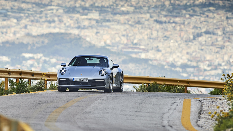 Σημαδεύεις τη στροφή, πατάς το γκάζι και στρίβεις. Τόσο απλά