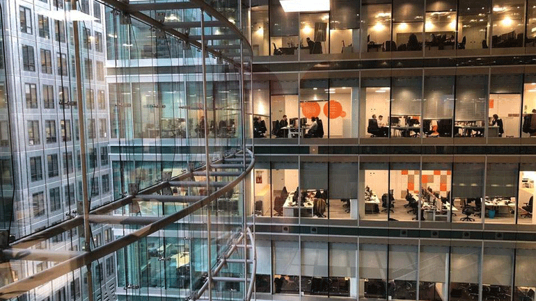 Το Λονδίνο διευρύνει τη λίστα μεταναστών για να καλύψει κενές θέσεις εργασίας