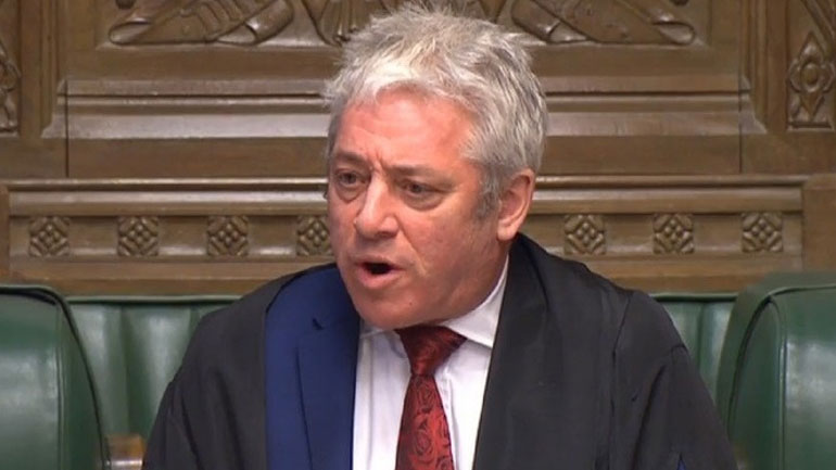 Βρετανία: Ο Τζον Μπέρκοου θα παραμείνει στην έδρα αψηφώντας τους ευρωσκεπτικιστές