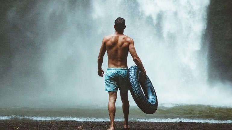 Πώς το περιβάλλον της παιδικής ηλικίας επηρεάζει τα επίπεδα τεστοστερόνης