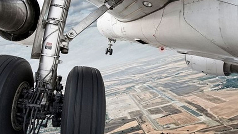 Ηράκλειο: Αναγκαστική προσγείωση αεροπλάνου λόγω προβλήματος υγείας επιβάτη