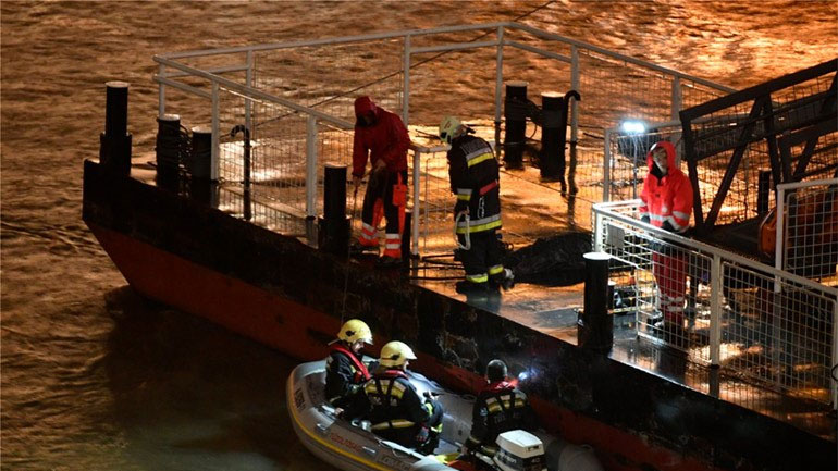 Ουγγαρία: 19 αγνοούμενοι από το ναυάγιο ποταμόπλοιου στον Δούναβη