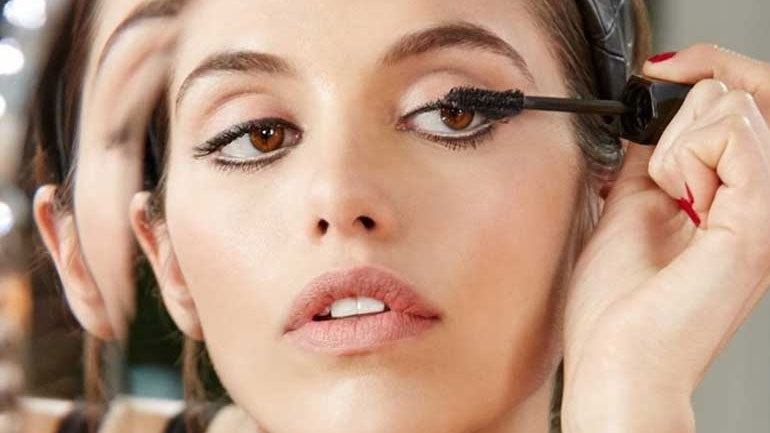 Οι 10 καλύτερες μάσκαρες για βλέμμα ακαταμάχητο!