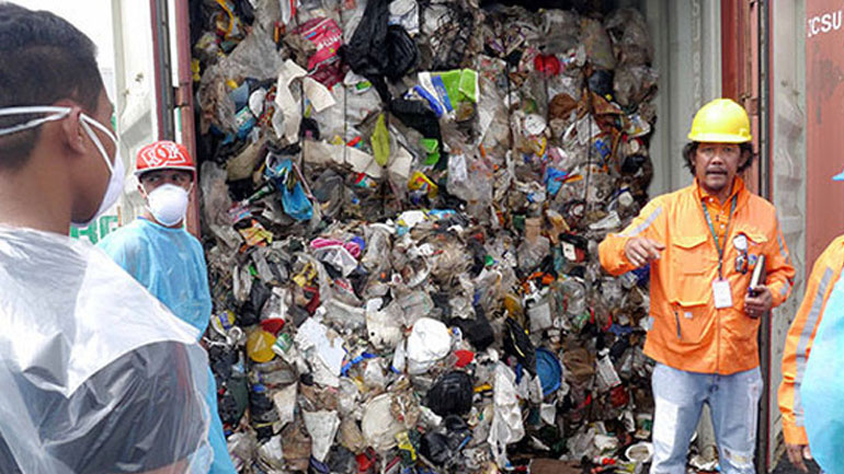 Η Μανίλα επέστρεψε τόνους απορριμμάτων στον Καναδά