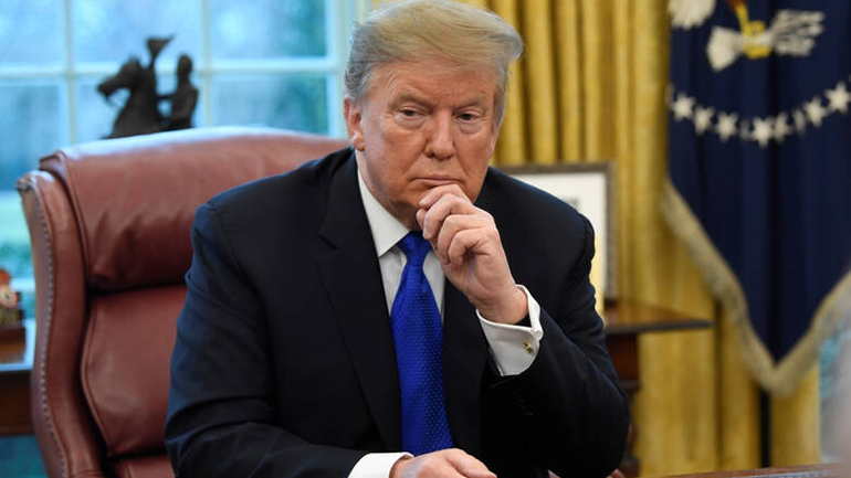 Ο Τραμπ απειλεί με επιβολή δασμών για να πιέσει το Μεξικό να αναχαιτίσει τις μεταναστευτικές ροές 