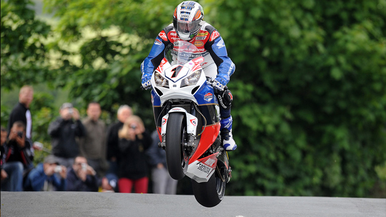 To Isle of Man ξεκίνησε και η Dunlop ετοίμασε κάτι special