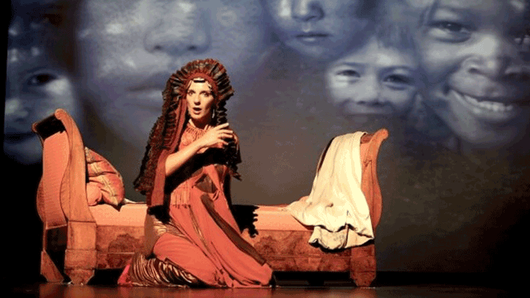 «Women of Passion, Women of Greece» στο Τρένο στο Ρουφ