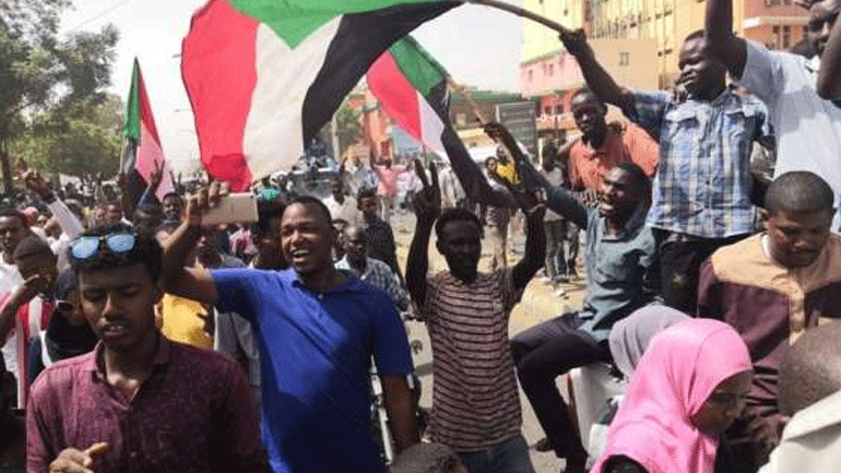 Σουδάν: Η στρατιωτική αστυνομία άνοιξε πυρ κατά διαδηλωτών στο Χαρτούμ