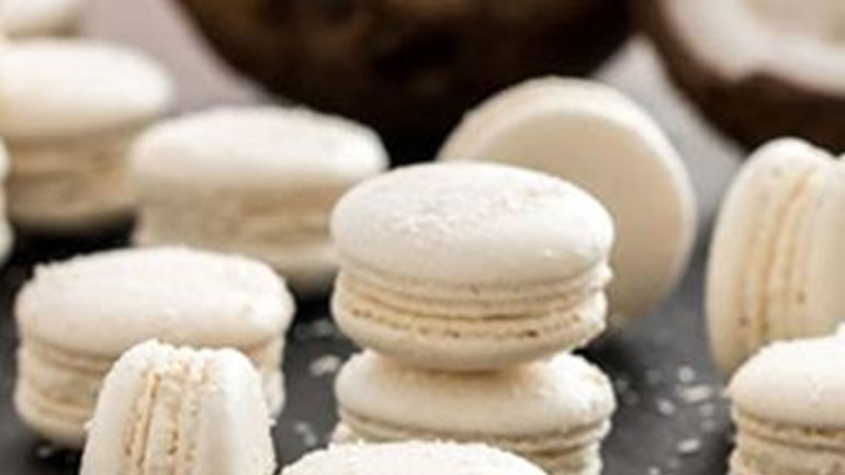 Καλοκαιρινά macaron με καρύδα!