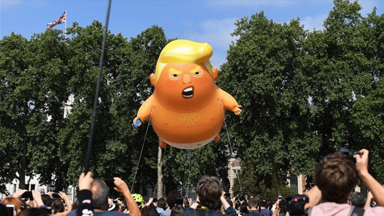 Το μπαλόνι «Trump Baby» και πάλι στον ουρανό του Λονδίνου