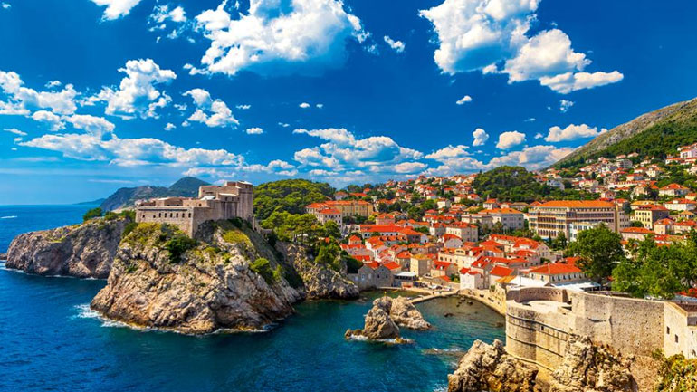 H Ryanair ξεκινάει δρομολόγια στο Ντουμπρόβνικ