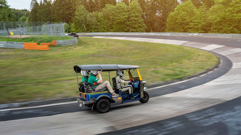 Μπήκαν με το τρίκυκλο στην «Πράσινη Κόλαση»