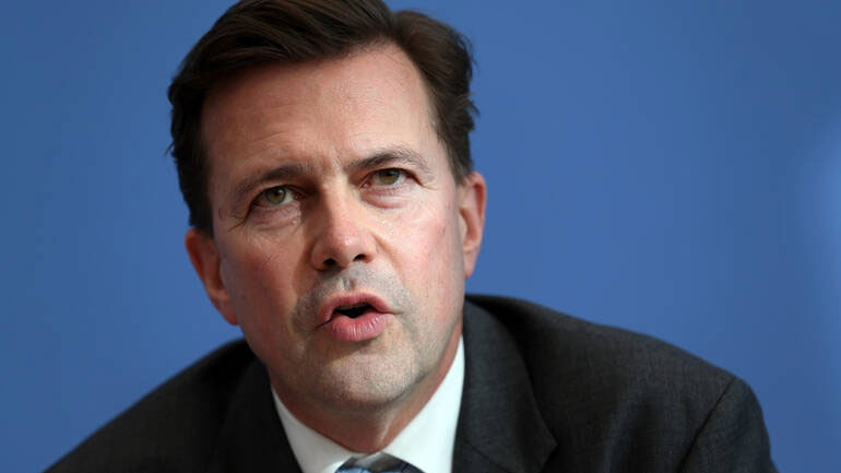 Στ. Ζάιμπερτ: Η κυβέρνηση της Γερμανίας εργάζεται κανονικά