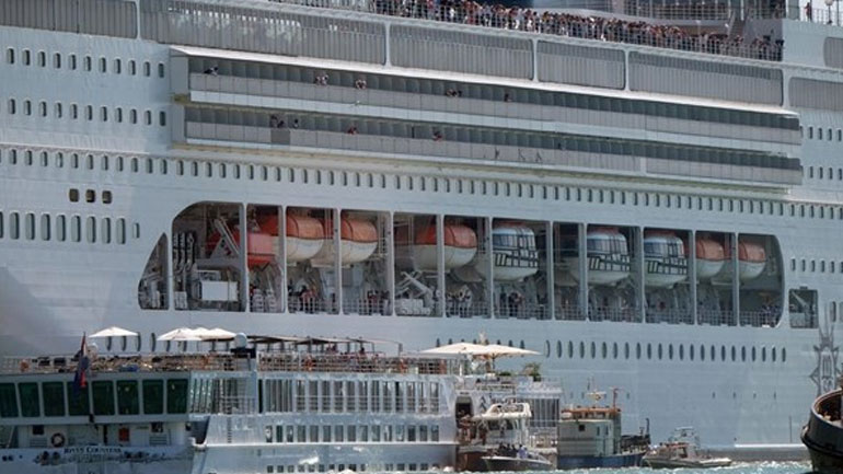 Το ναυτικό ατύχημα στη Βενετία άνοιξε έναν νέο κύκλο αντιπαράθεσης μεταξύ της Λέγκα και του Κινήματος Πέντε Αστέρων