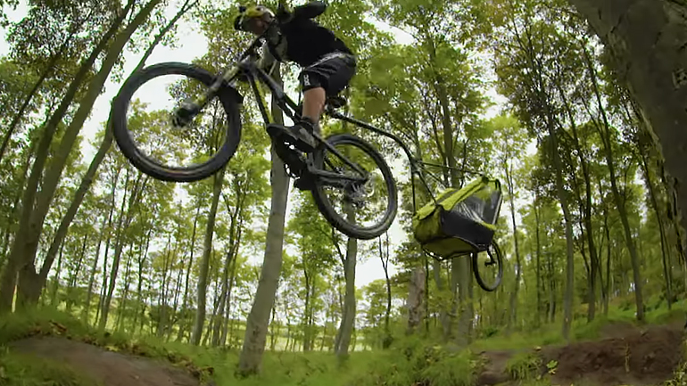 Είναι ο Danny Macaskill ο χειρότερος babysitter;