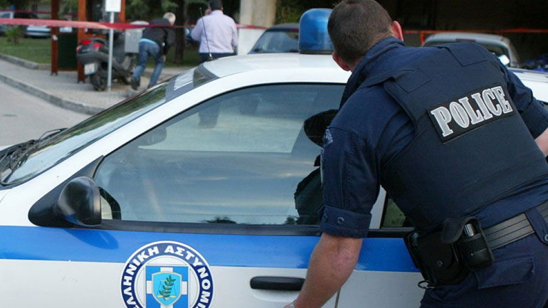 Φθορές με σπρέι προκάλεσαν άγνωστοι σε σπίτια και Ι.Χ. στον Βόλο