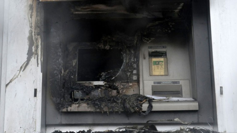 Ανατίναξαν ΑΤΜ στην Ηλιούπολη