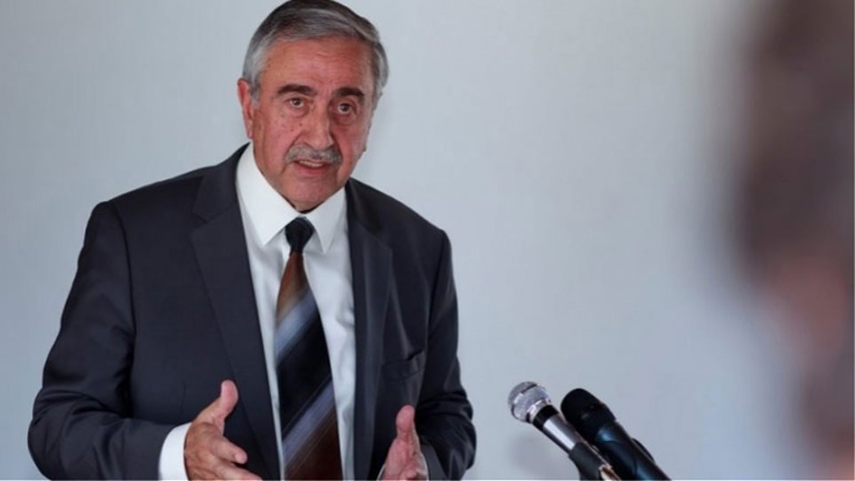 Κύπρος: Ο Ακιντζί επιμένει στη λύση της ομοσπονδίας