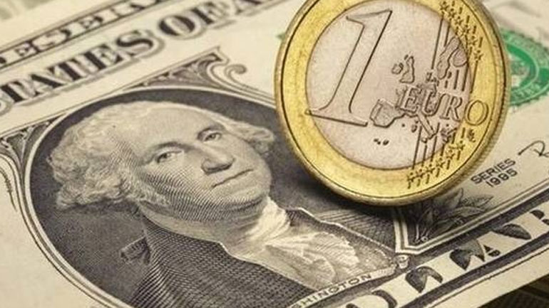 Το ευρώ υποχωρεί 0,10%, στα 1,1232 δολάρια