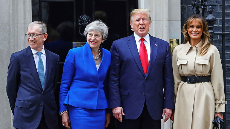 Εν μέσω διαδηλώσεων η επίσκεψη Τραμπ στη Βρετανία